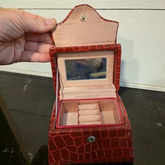 Vintage bag  Jewelry Box With Mirror Red Crocodile Pattern Faux Leather travel p - Picture 6 of 10